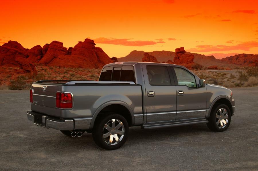  Lincoln Mark LT Concept 2004 года  (фото 23 из 51)